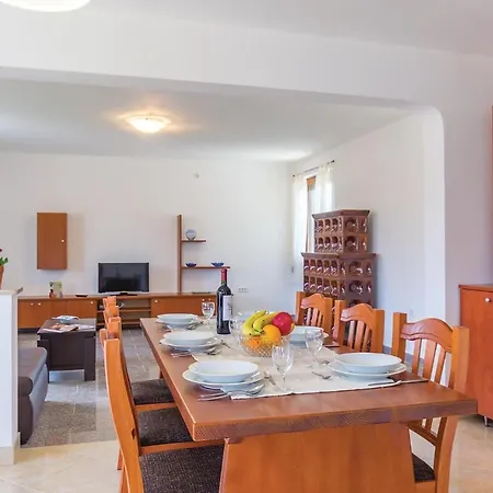 Stunning Apartment In Liznjan With Kitchen Apartment Liznjan