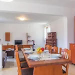 Cozy In Διαμέρισμα Ližnjan