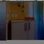 Cozy In Διαμέρισμα Ližnjan