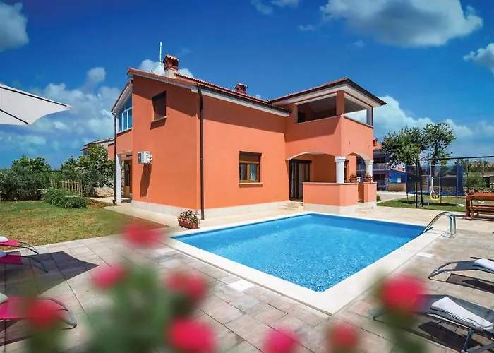 3 Bedroom Stunning In *